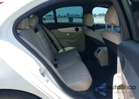 2018 Mercedes-Benz C 300 из США, поврежденный, VIN 55SWF4JB3JU239043